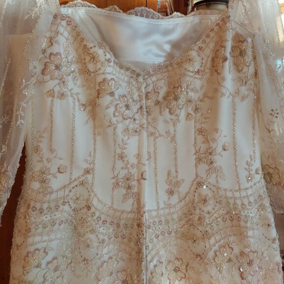 Casablanca Bridal Regal Romance Ivory beaded Sq neck mermaid Dress - Picture 15 of 17